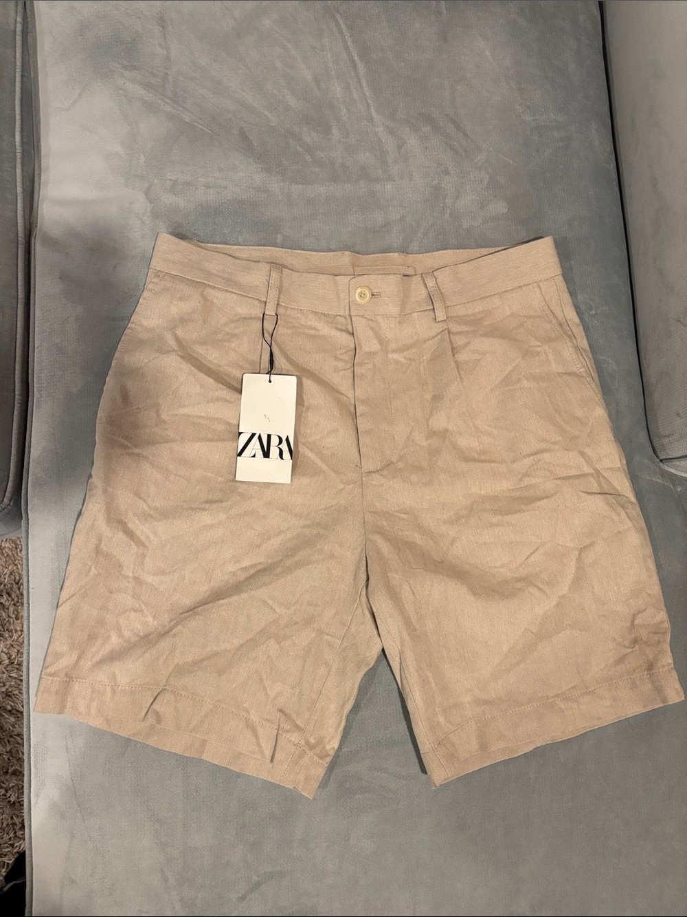 Zara Men's Tailored Cotton,Linen-Blend Shorts in Beige; one pleat